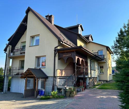 Polanczyk House | Malownicze Bieszczady - pokoje goscinne