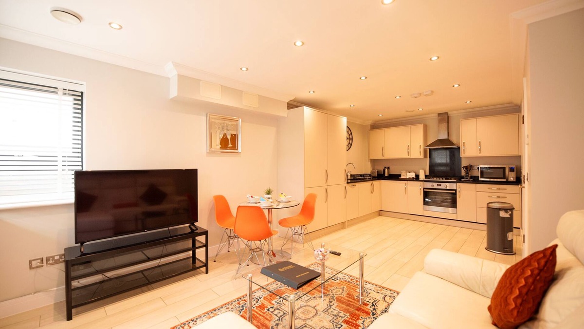 Reading Apartment | Malthouse Court - 1-Bed, 1-Bath with Terrace