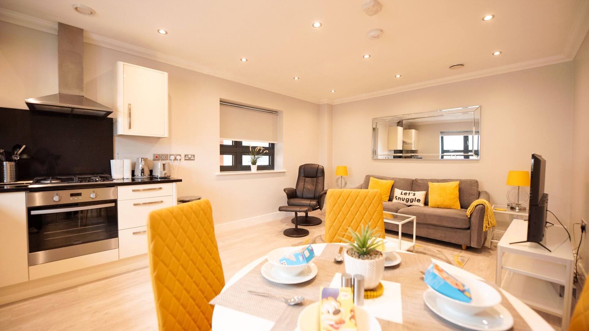 Reading Apartment | Malthouse Court - 2-Bed, 2-Bath with Terrace