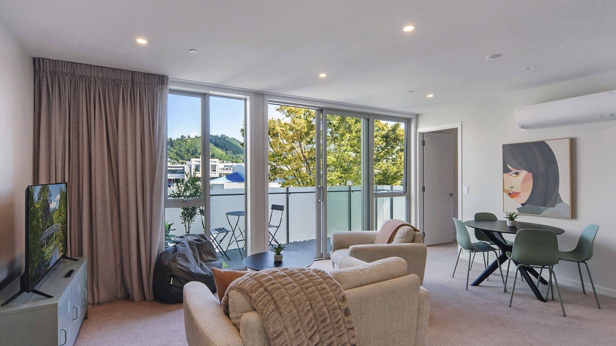 Nelson City Centre Apartment | Malthouse Lane City Apartment 3 - Spacious inner-city apartment in Nelson