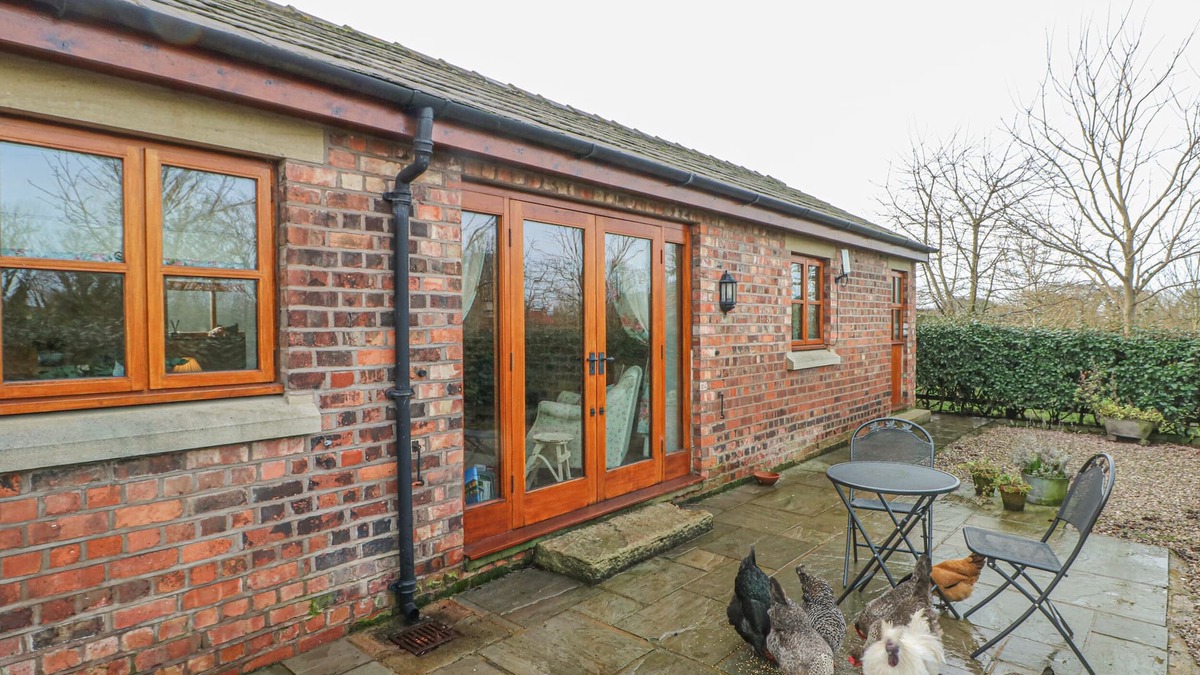 Bispham Green Cottage | MALTKILN COTTAGE AT CROOK HALL FARM, with a garden in Bispham Green