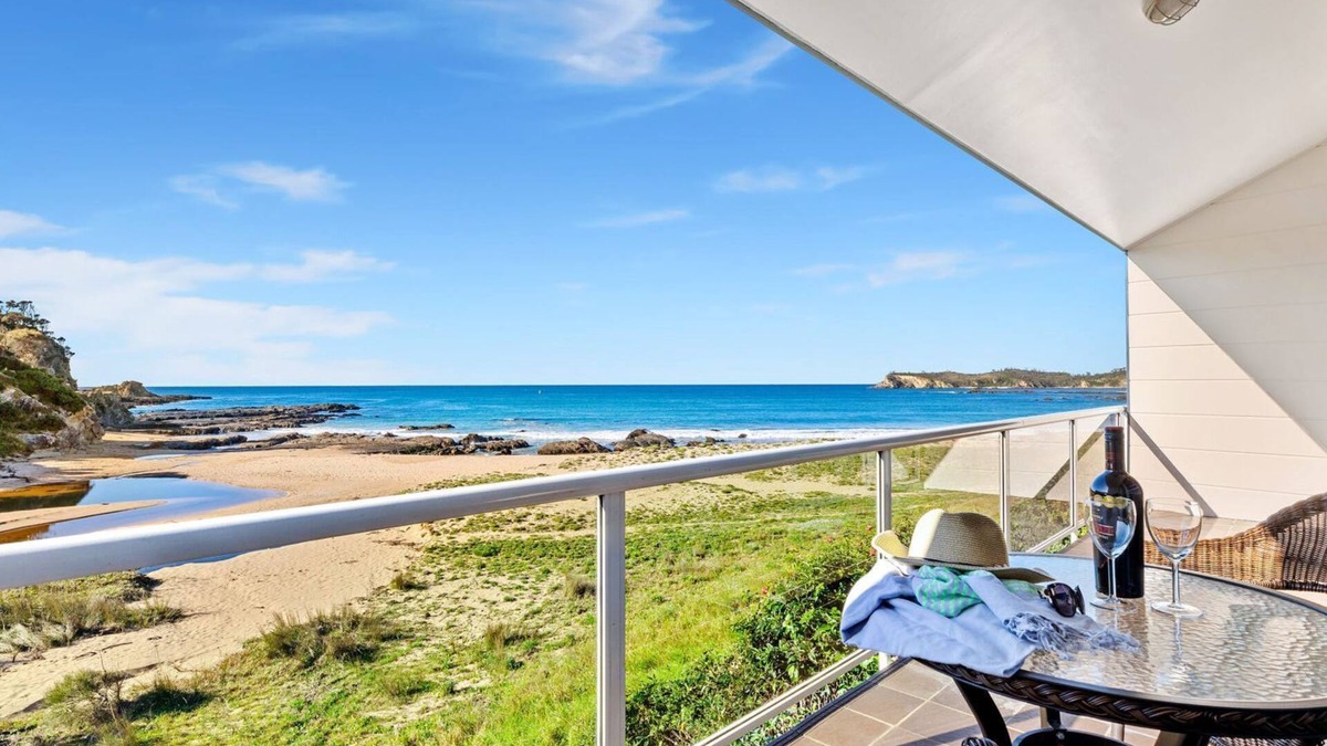 Malua Bay Apartment | Malua Dream - Absolute Beachfront Apartment
