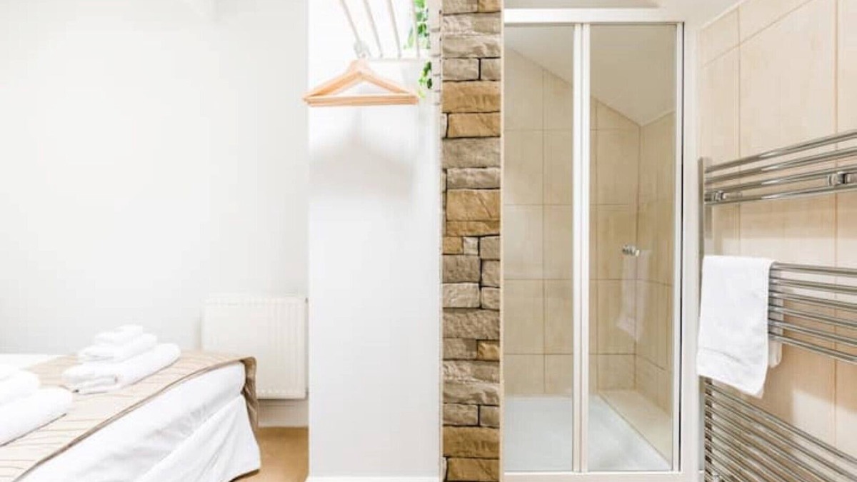 Little Malvern Apartment | Malvern Wells Apartment with Lovely Balcony Views
