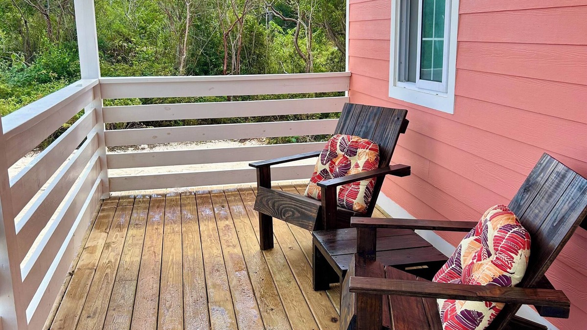 Rainbow Bay Cottage | Mama Lou's Hide-A-Way