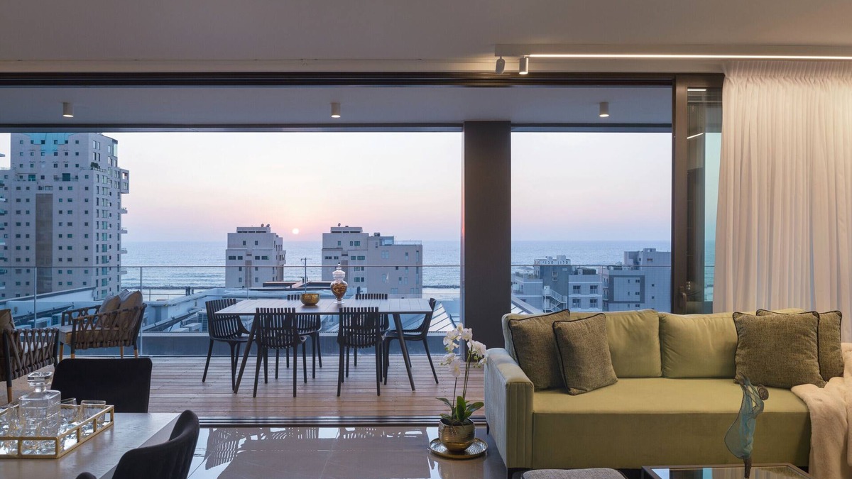 Kerem HaTeimanim Apartment | MAMAD Luxury 2BR with Terrace & Sea View by FeelHome