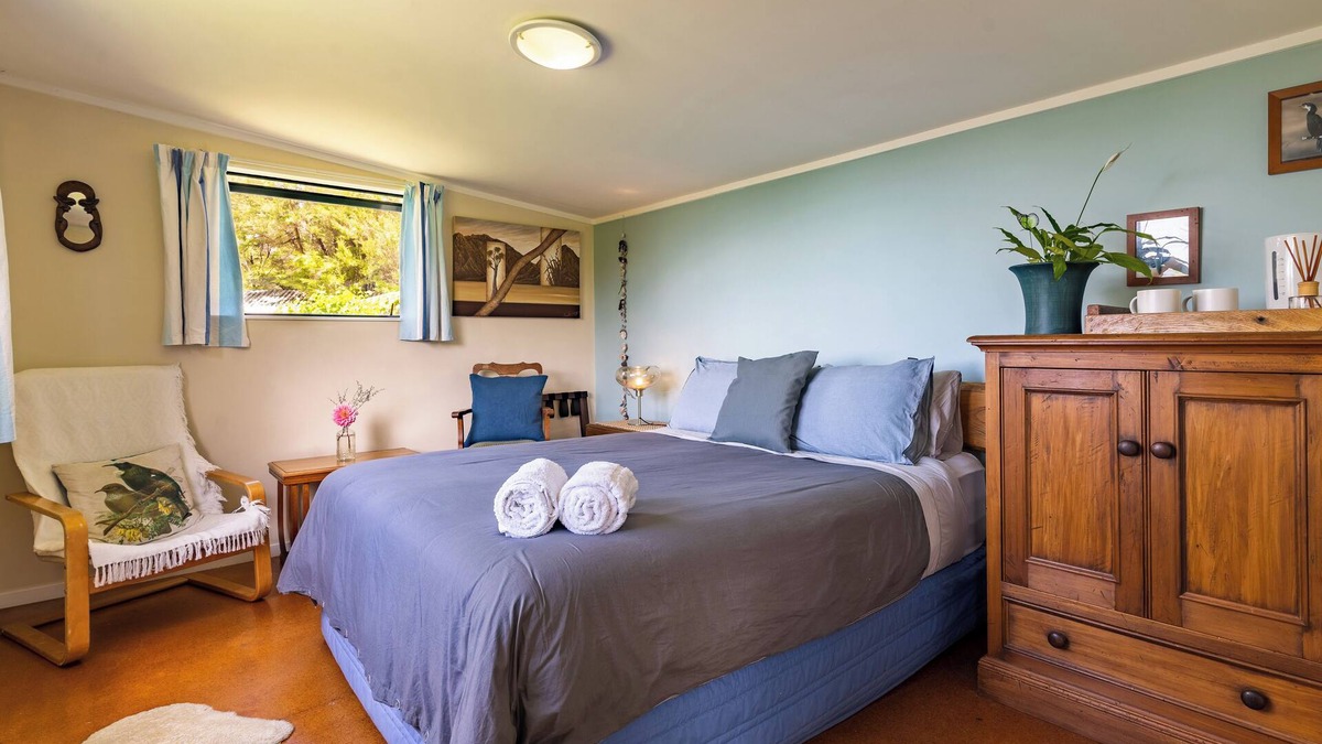 Collingwood Cabin | Mamaku Cabin - Ao Marama Retreat - Stunning Bush setting and Ocean Views