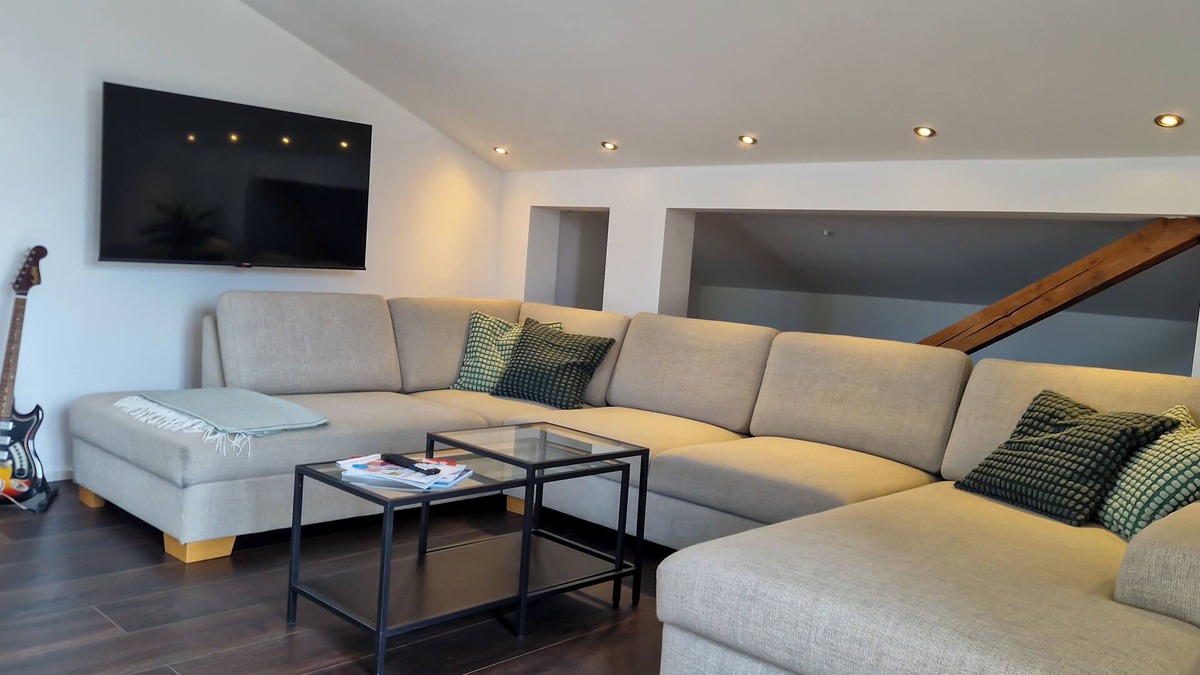 Pliezhausen Apartment | Mami Apartments Cloud 9 - 90qm, Stilvoll, Tolle Aussicht, Haustierfreundlich!