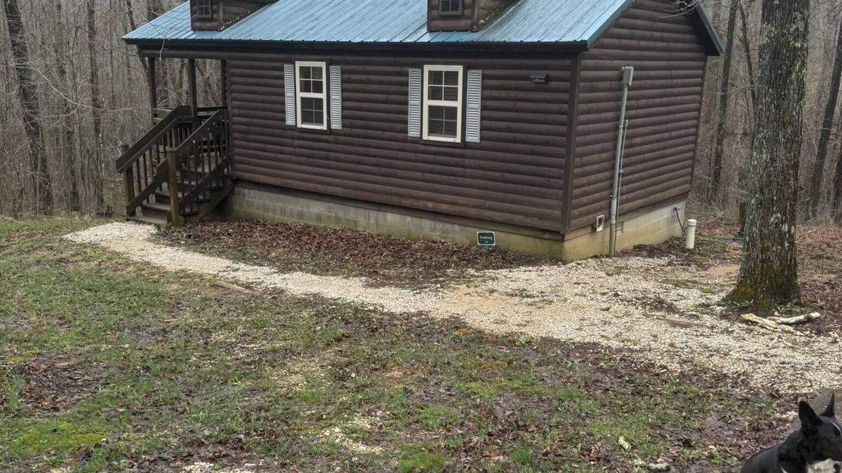 Mammoth Cave Cabin | Mammoth Cave Cabin, Hot Tub, professionally designed 18 hole disc golf course