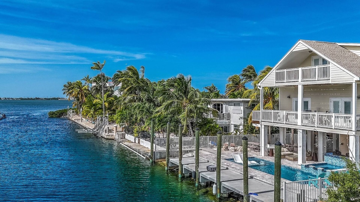 Big Pine Key House | Manatee Watch | Gorgeous pool, 5 bedrooms, easy ocean access on Big Pine Key