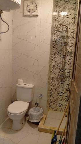 Al Alamayn Apartment | Manazil hospitality - Open View 1BR in Porto Golf Marina - 704