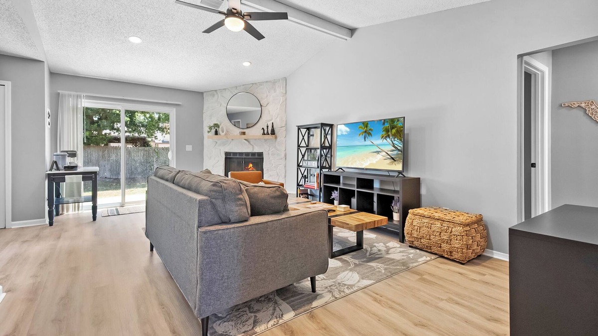 Southside House | Mandarin Retreat - Entire Home