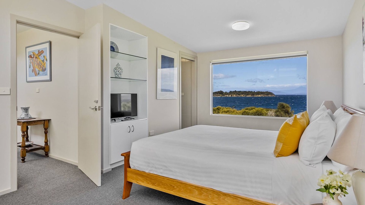 Alonnah House | Manfield Seaside Bruny Island