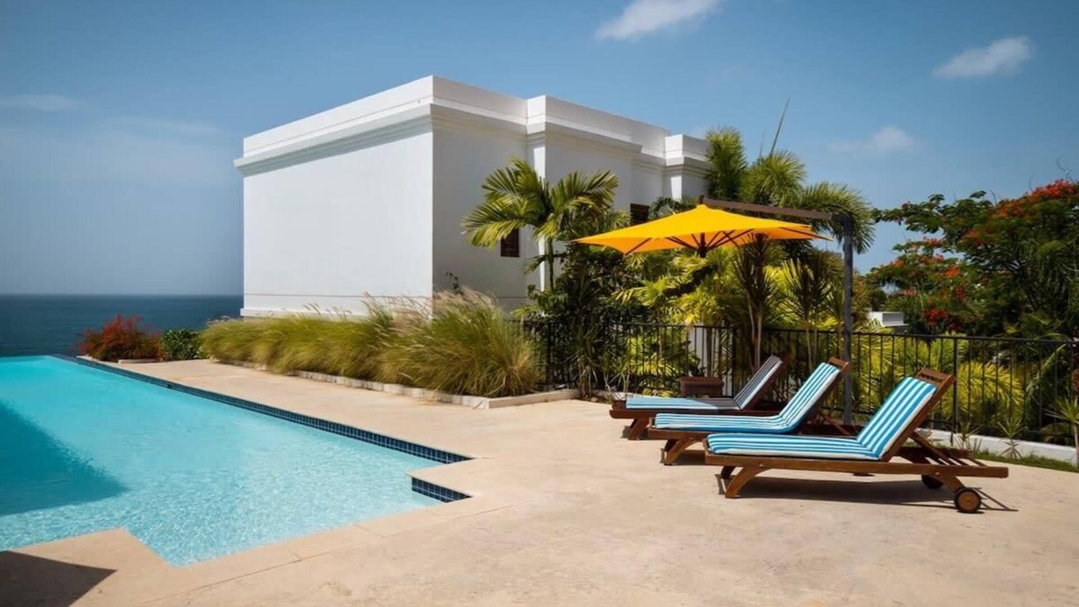 Barrero Villa | Mangó y Playa | Elegant Villa with Plunge Pool