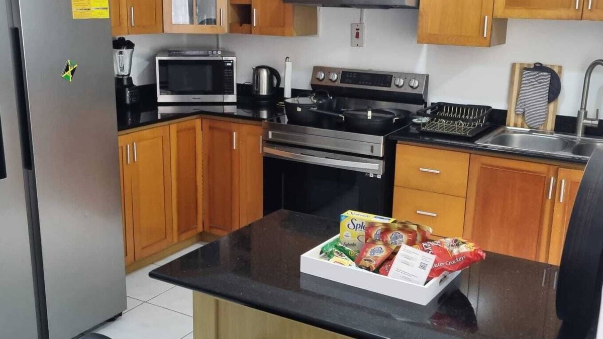 Mango Walk House | Mango Retreat in Mango Walk Country Club.Entire house with pool in Montego Bay