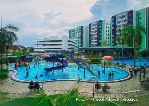 Kampung Kuala Pari Apartment | Manhattan Condo Ipoh Waterpark PoolView FREE Carpark & Netflix by PLY Home