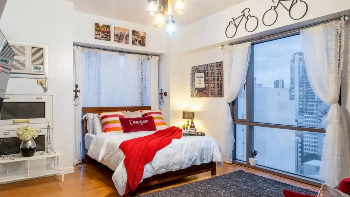 Ermita Condo | Manila Chic London Street, coffee bar Oceanviewnn