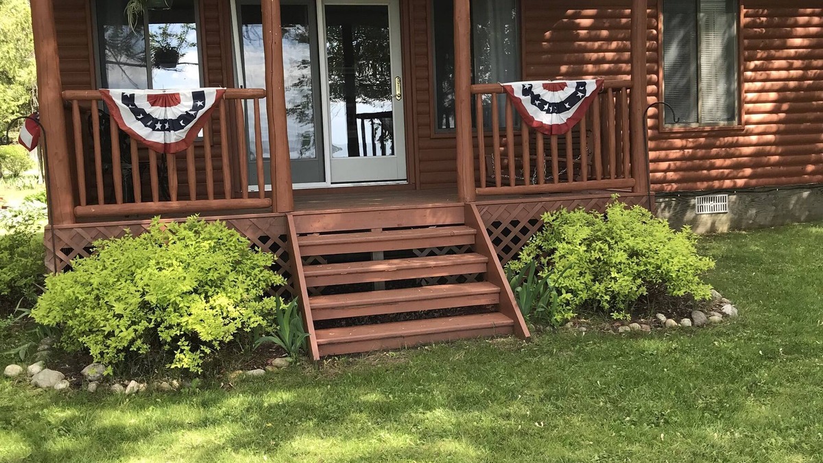 Gould City Cabin | Manistique Lake Water Edge Retreat