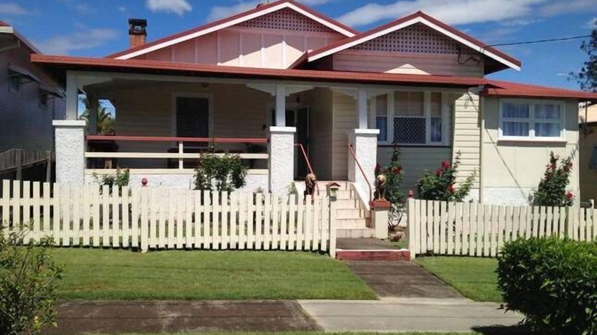 Wingham House | Manning House - family and pet friendly