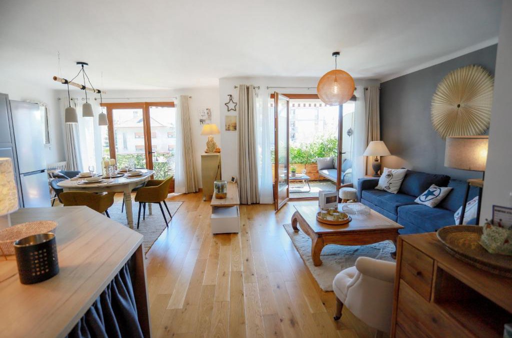Annecy-le-Vieux Apartment | Manoir 4 étoiles - 2 chambres, proche lac