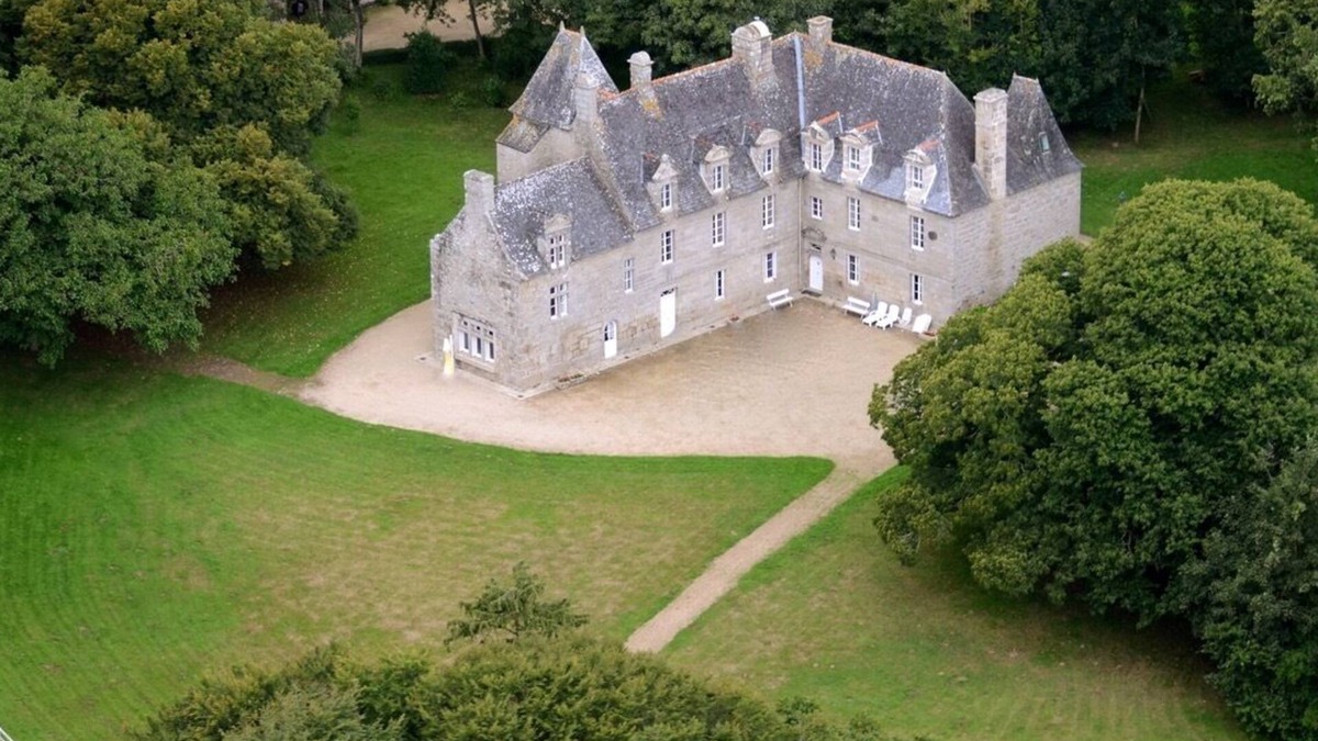 Plounevez-Lochrist Other | Manoir de Keraouël