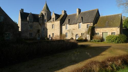 Ploubezre Bed & Breakfast | Manoir de Kerguéréon