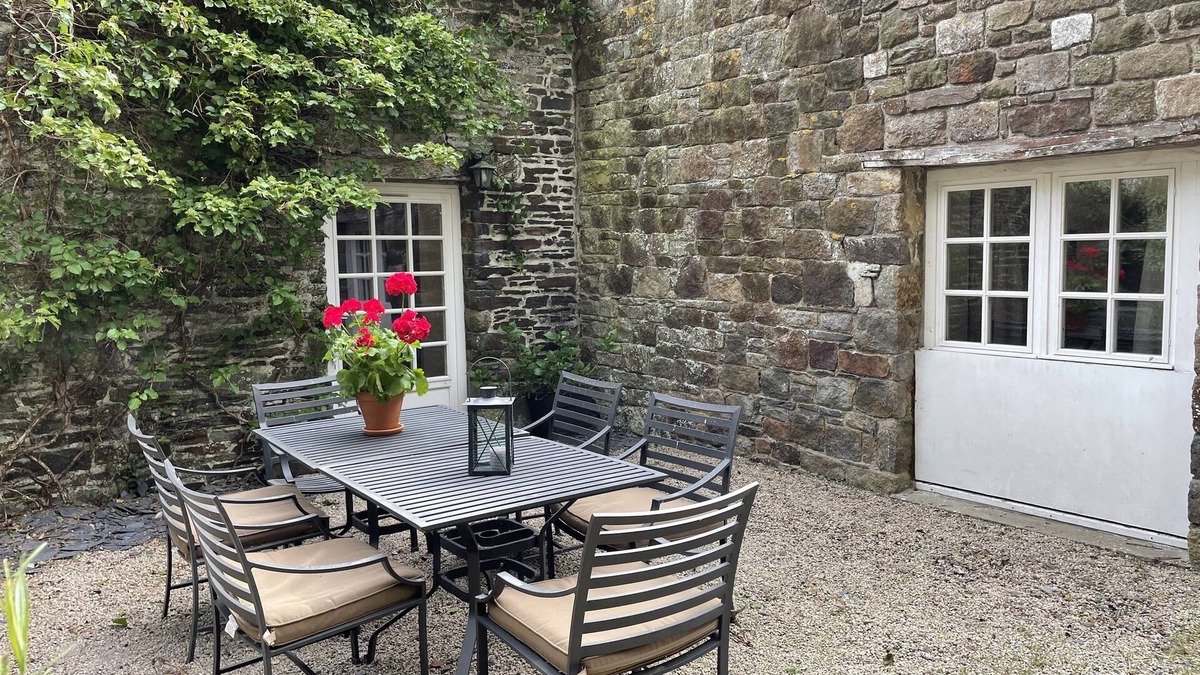 Mont-Dol Apartment | Manoir de la Bégaudière : Gîte Marion Dufresne