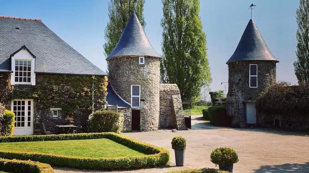 Mont-Dol Apartment | Manoir de la Bégaudière