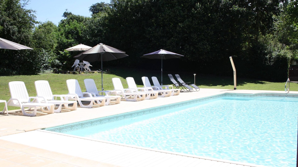 Asnieres sur Vegre Bed & Breakfast | Manoir de la Basse-Cour