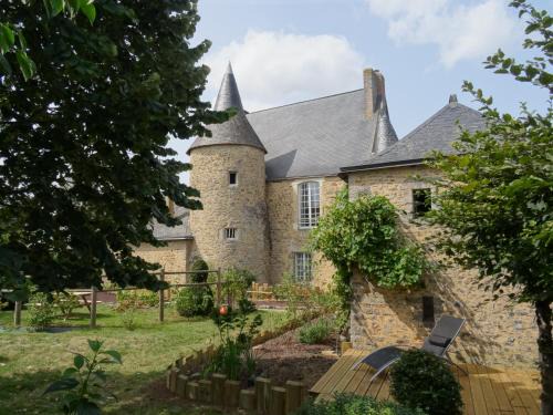 Soulge-sur-Ouette Bed & Breakfast | Manoir de la Grand'Cour