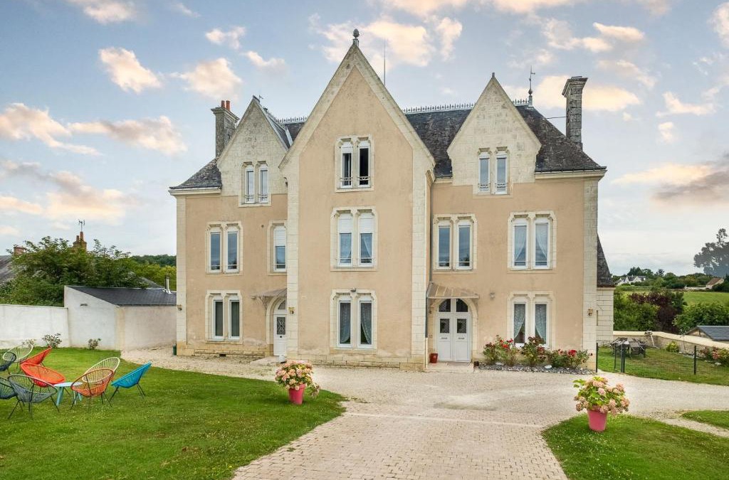 Cravant-les-Coteaux House | Manoir des Bertinières