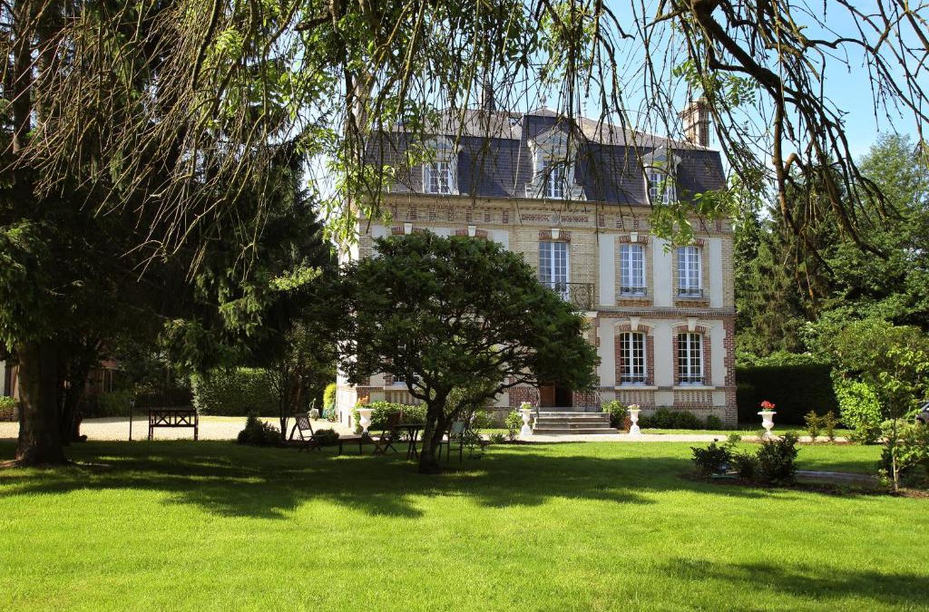 Saint-Martin-aux-Chartrains Bed & Breakfast | Manoir Le Mesnil