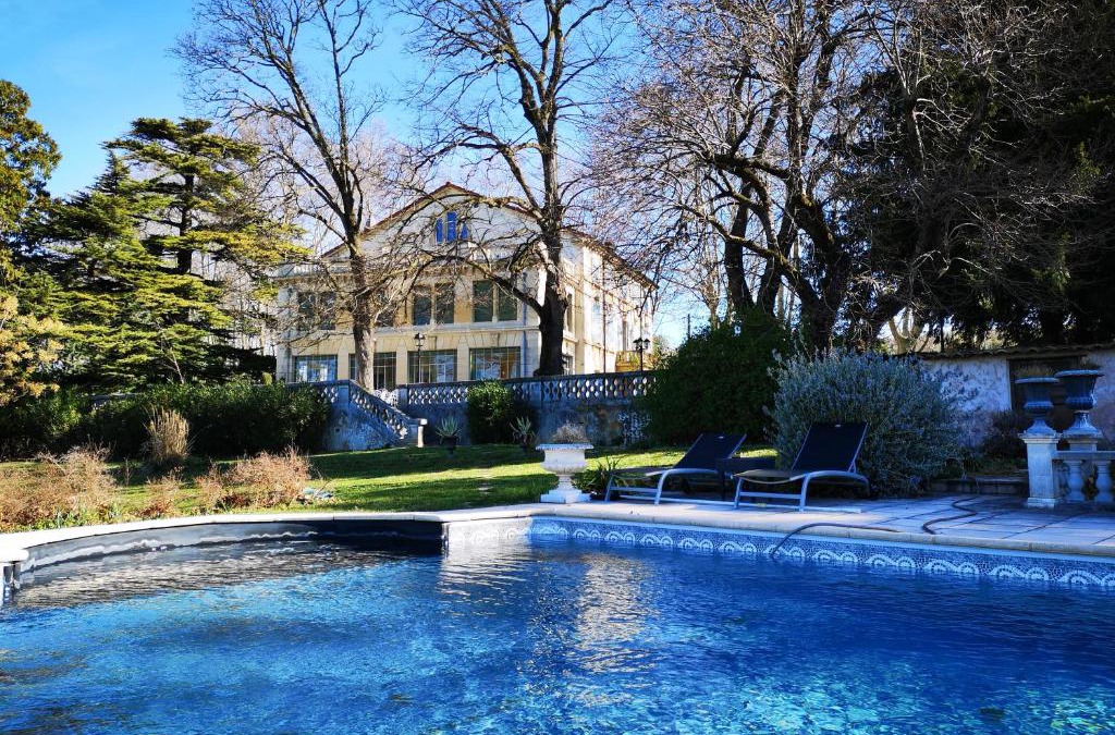 Chateauneuf-du-Rhone Hotel | Manoir le Roure