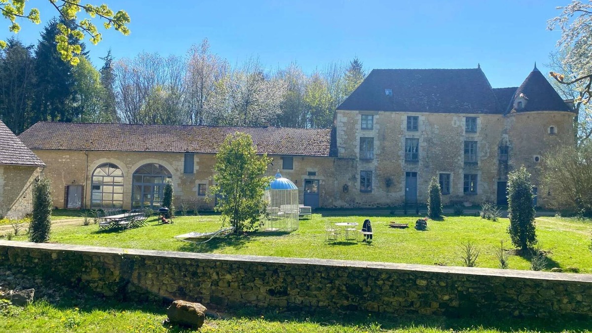 Belforet-en-Perche Villa | Manoir XV and Barn with heated swimming pool
