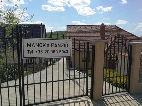 Mogyorod House | Manoka Guest House