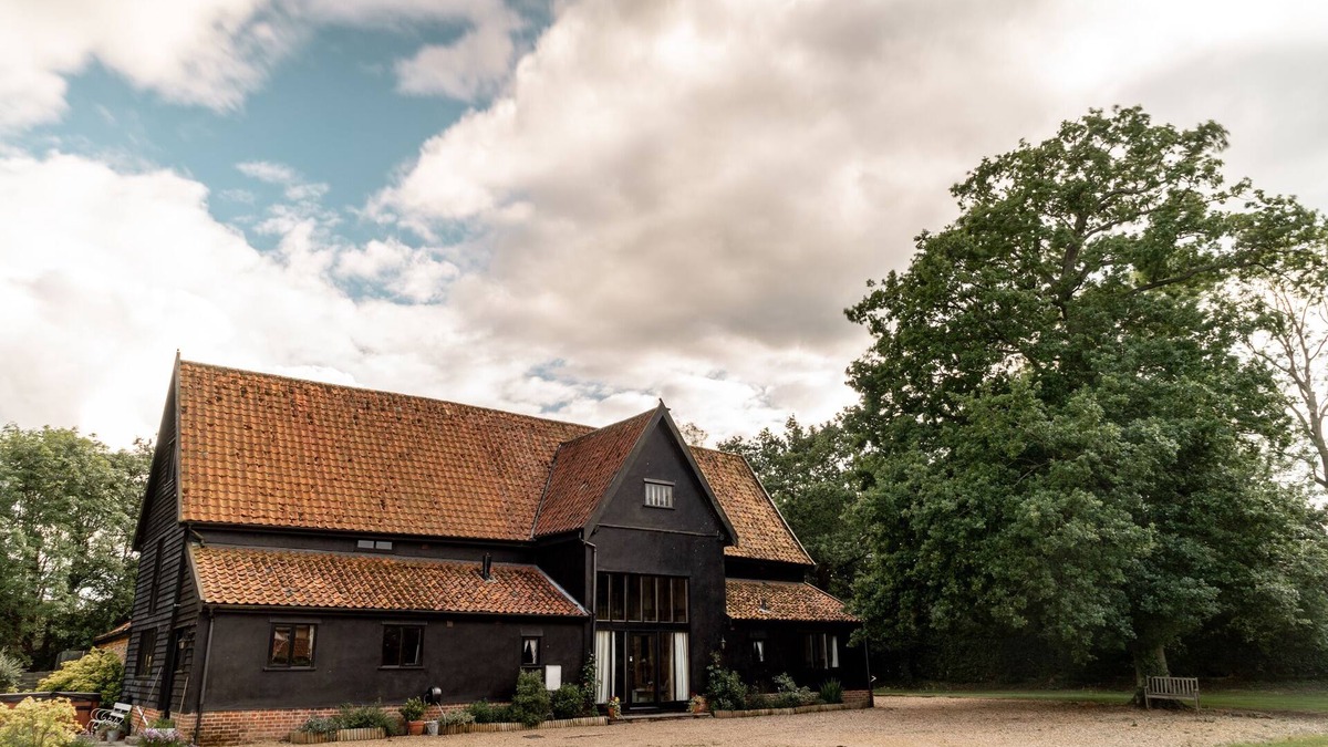 Thorndon Cottage | MANOR FARM BARN, pet friendly, character holiday cottage in Thorndon