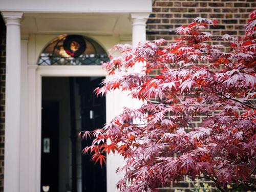 Cheshunt Villa | Manor House of Cheshunt- Historic Villa