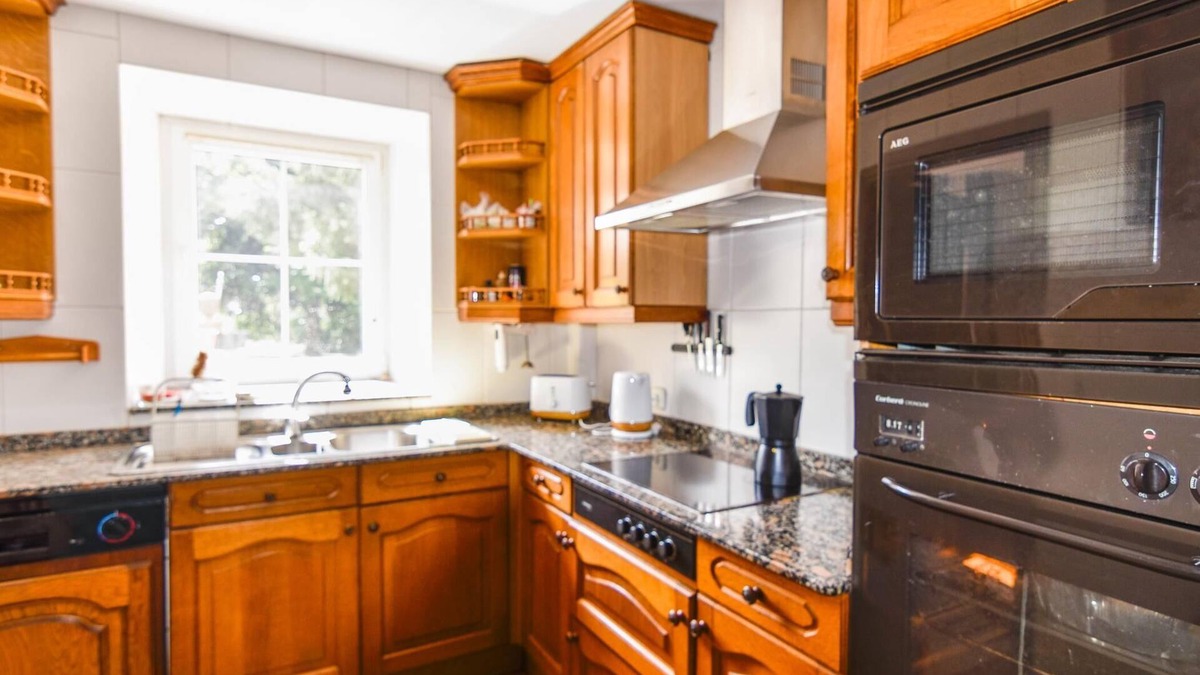 Revilla Villa | Manor house with large garden and spacious rooms