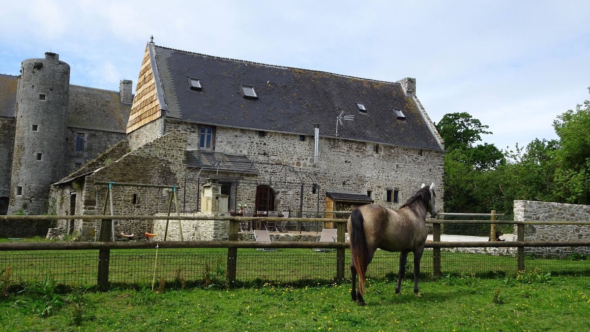 Saint-Lo-d'Ourville House | Manor in Cotentin with Historic Charm