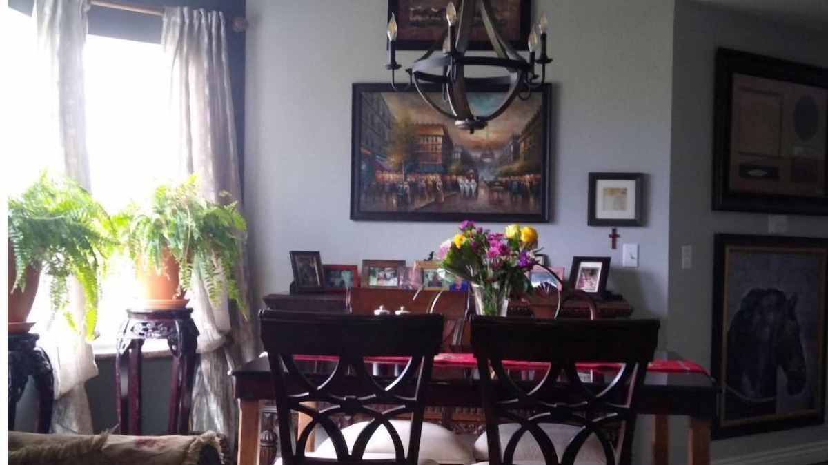 Thornton House | Manor North of Denver easy access to Rafting, Trails, Dog Park, Dining, Downtown