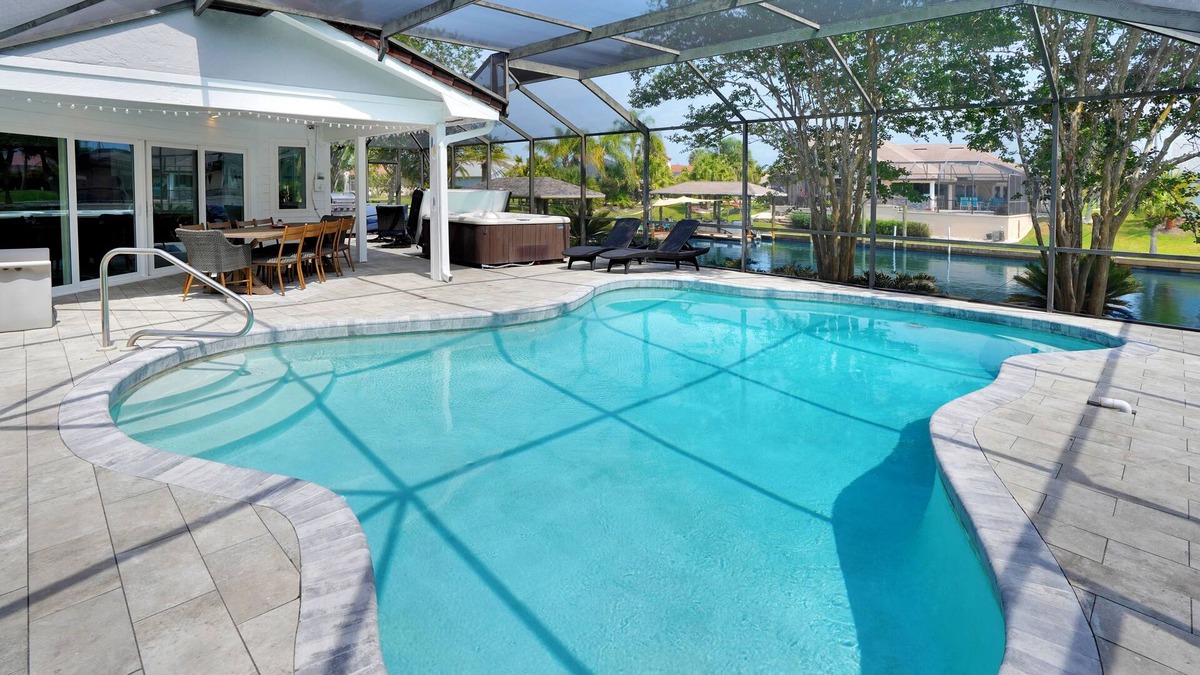 Palm Harbor House | Manor on the Canal/Luxury Oasis/Pool-Hot Tub-Dock