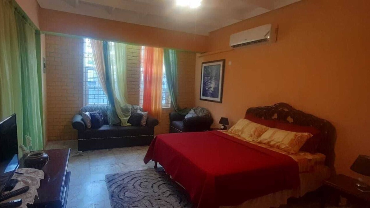 Norbrook Apartment | Manor Park, Upper St. Andrew. Beautiful Community