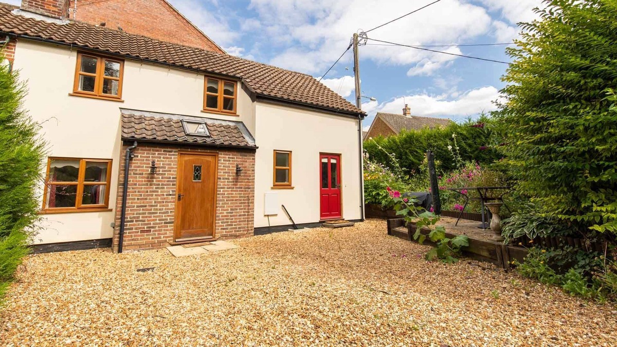 Dersingham Cottage | Manor Road Cottage | Countryside cottage near Sandringham Estate