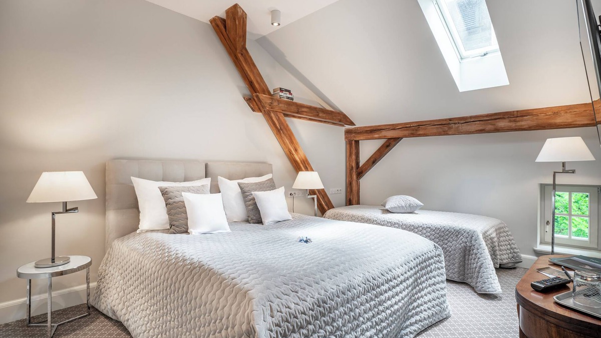 Nowe Warpno Bed & Breakfast | Manowce Palace - Triple Room (Room 9)