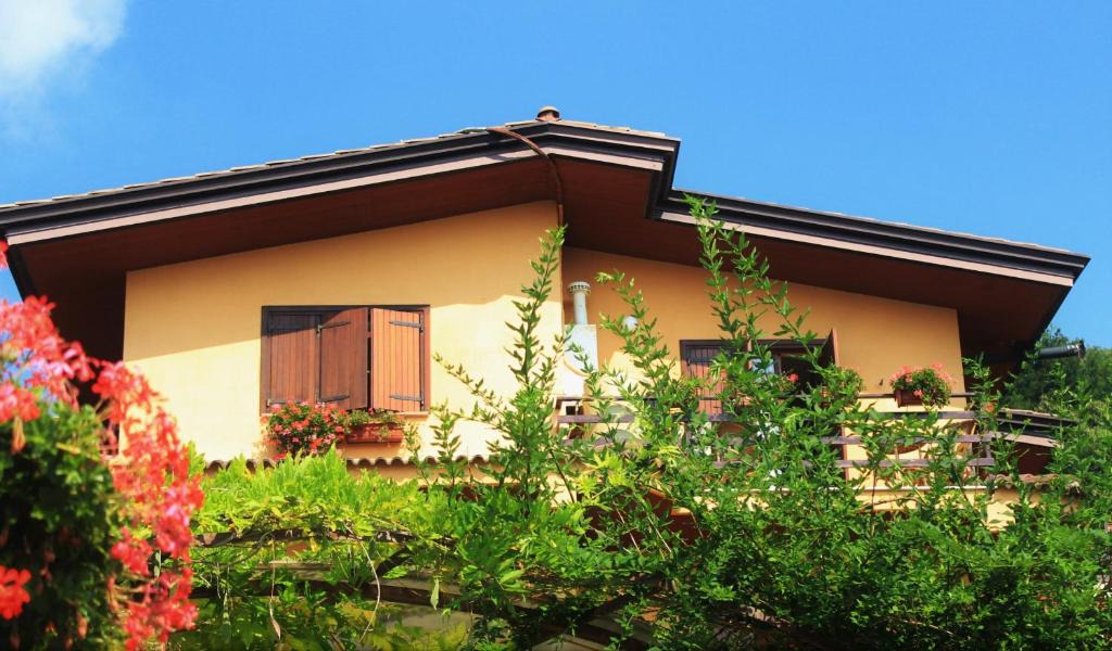 Montano Antilia Bed & Breakfast | mansarda fiorita