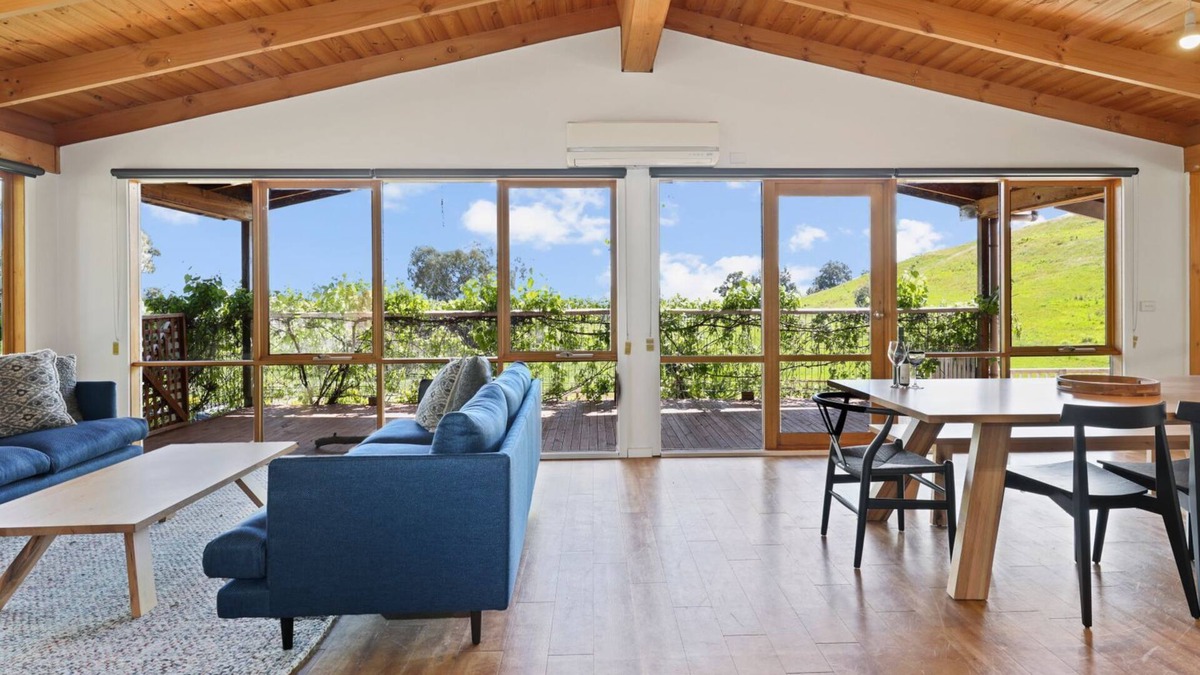 Mansfield House | Mansfield Hideaway - Sleeps 10