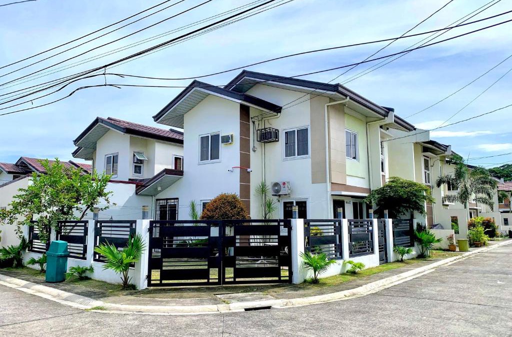 Angeles City House | Mansfield w Parking - Fully airconditioned