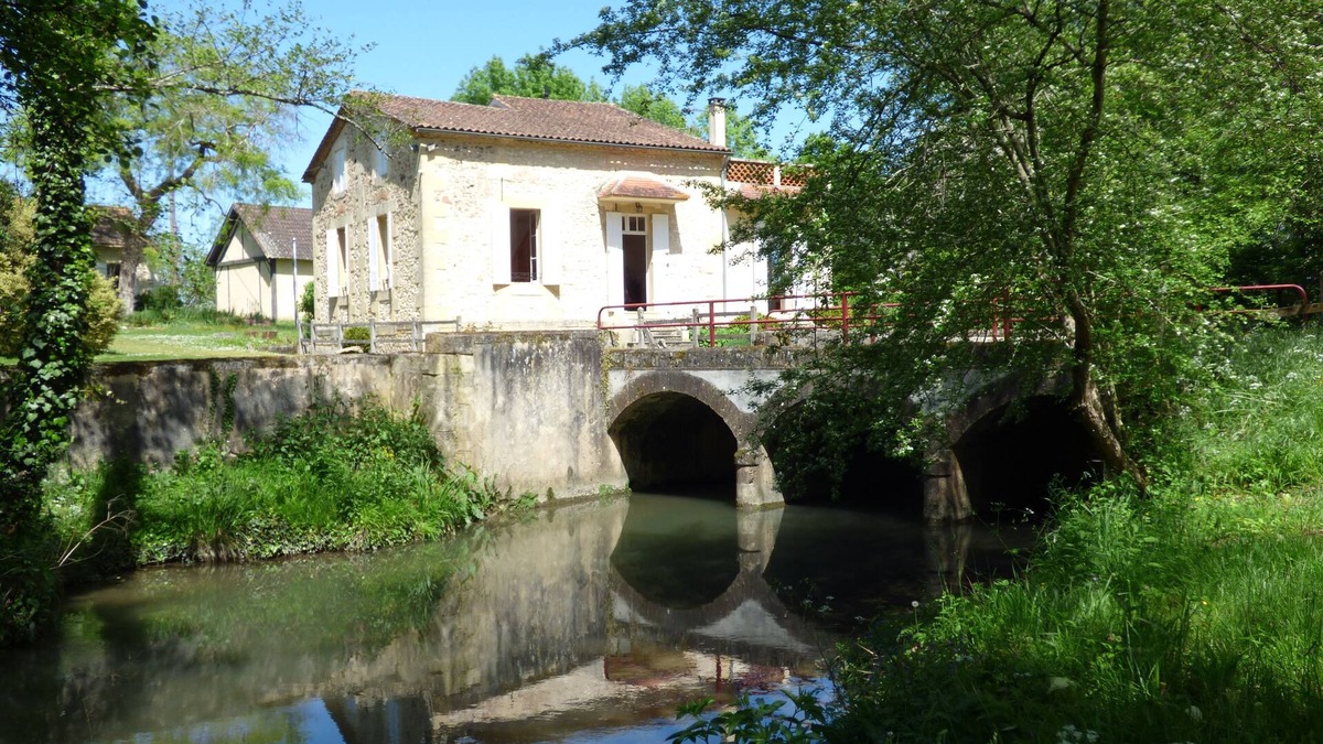 Bergerac House | Mansion - BERGERAC