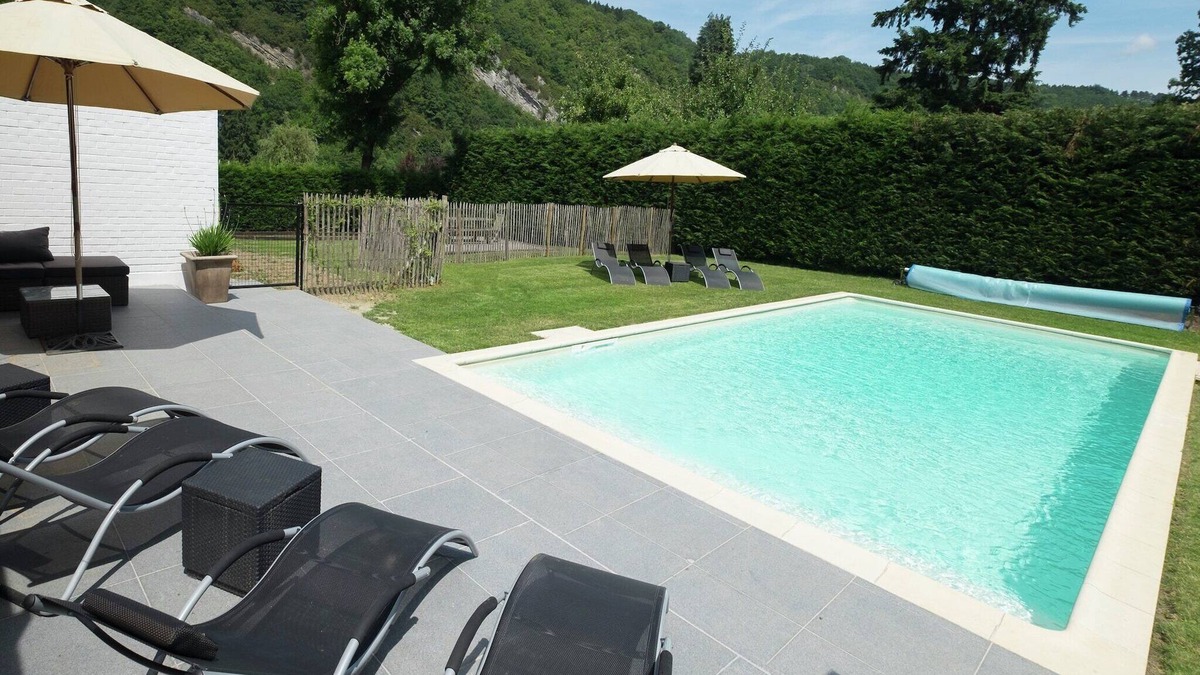 Hastiere-Lavaux Villa | Mansion by Meuse near Dinant Fortress