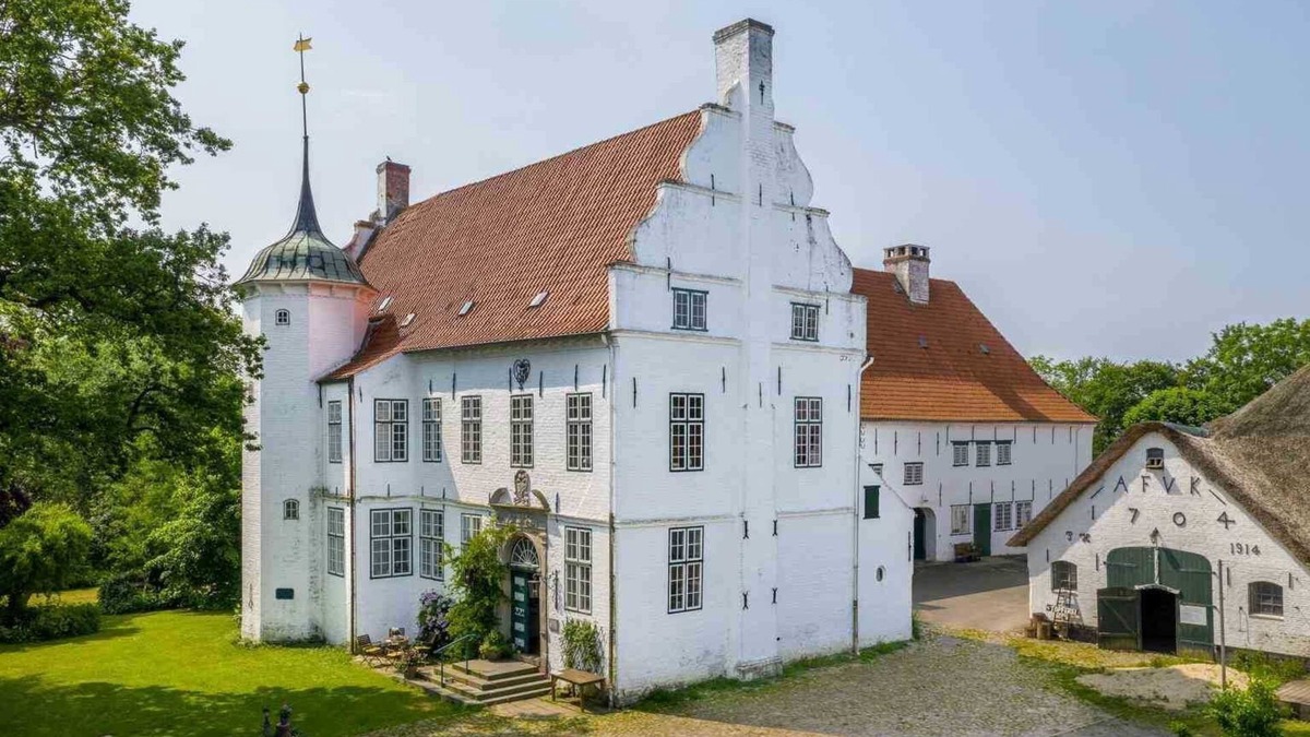Oldenswort Apartment | Mansion Hoyerswort - Apartment 2 Stork's Nest (ID 384)