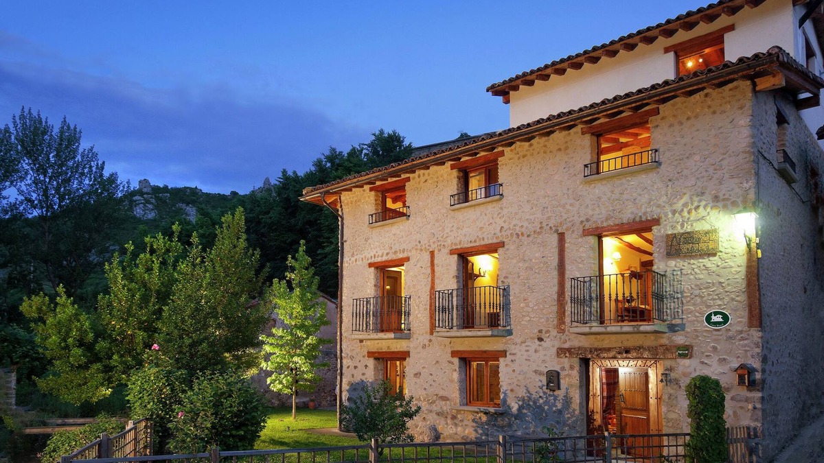 Torrecilla en Cameros Villa | Mansion in Torrecilla with Mountain Views